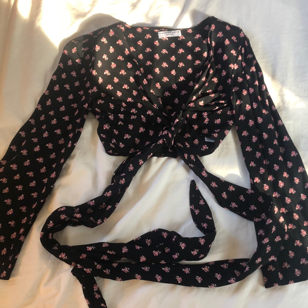 Long Sleeve Floral Crop Top